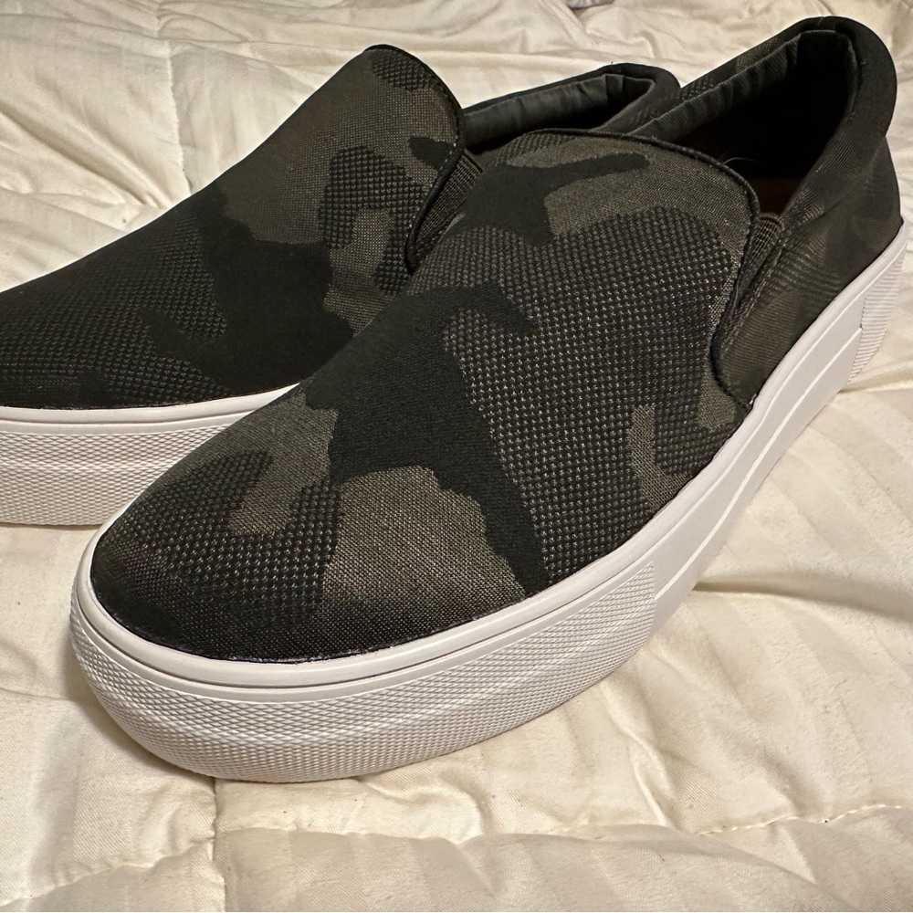 Steve Madden slip on sneakers camo green